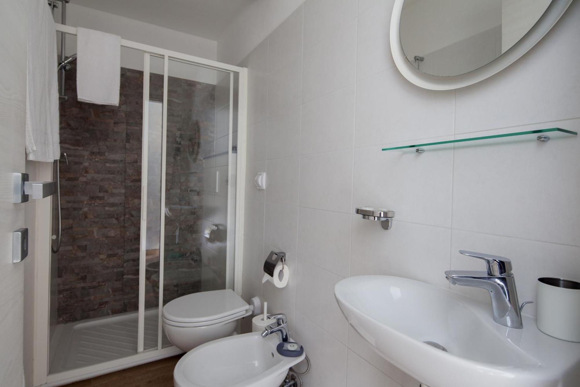 Cinque Terre Charme Rooms La Spezia Luaran gambar